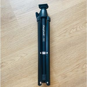 Stenograph EasyLock Tripod. EasyLock mechanism enables quick set up & take down